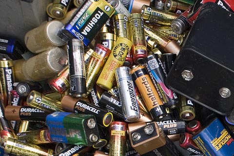 安徽电三轮旧电瓶回收价|钴酸锂电池回收价格